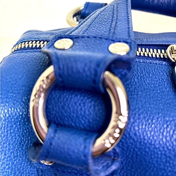 MCM Breathtakingly Beautiful Blue Pebbled Leather Boston Bag - Picture 4 of 14